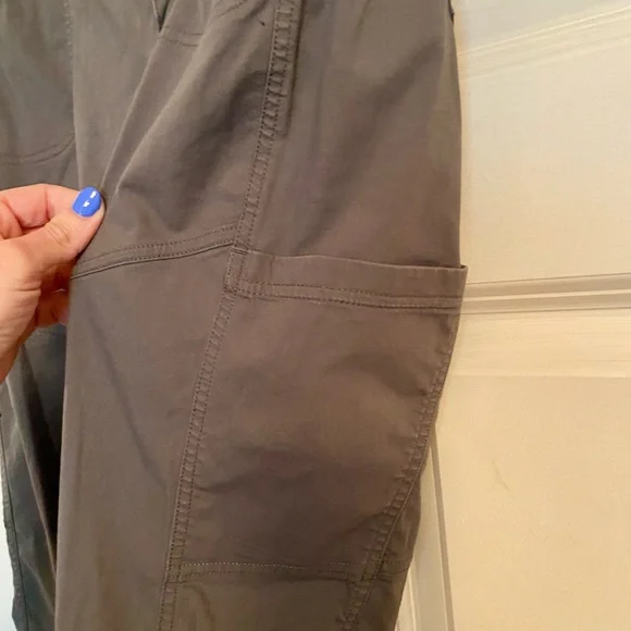 KUHL RESISTOR AIR JOGGER hiking pants size 6 REG, carbon gray color, like new! - Picture 10 of 10